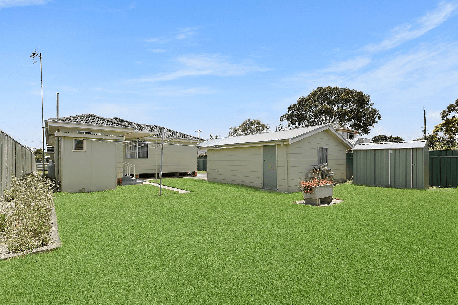 8 Kathleen White Crescent, Killarney Vale, NSW 2261