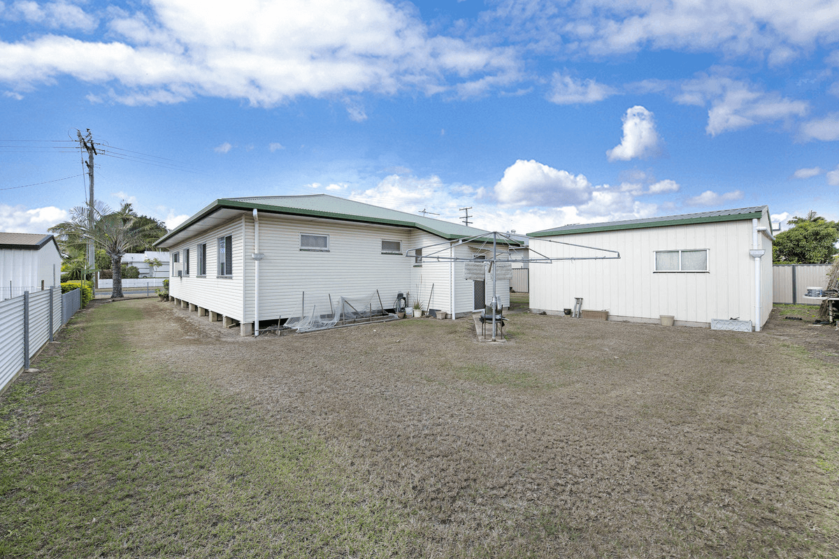 2 Spence Street, SVENSSON HEIGHTS, QLD 4670