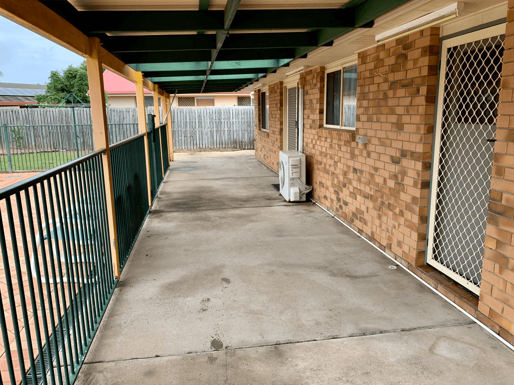 9 Butcherbird Close, ELI WATERS, QLD 4655