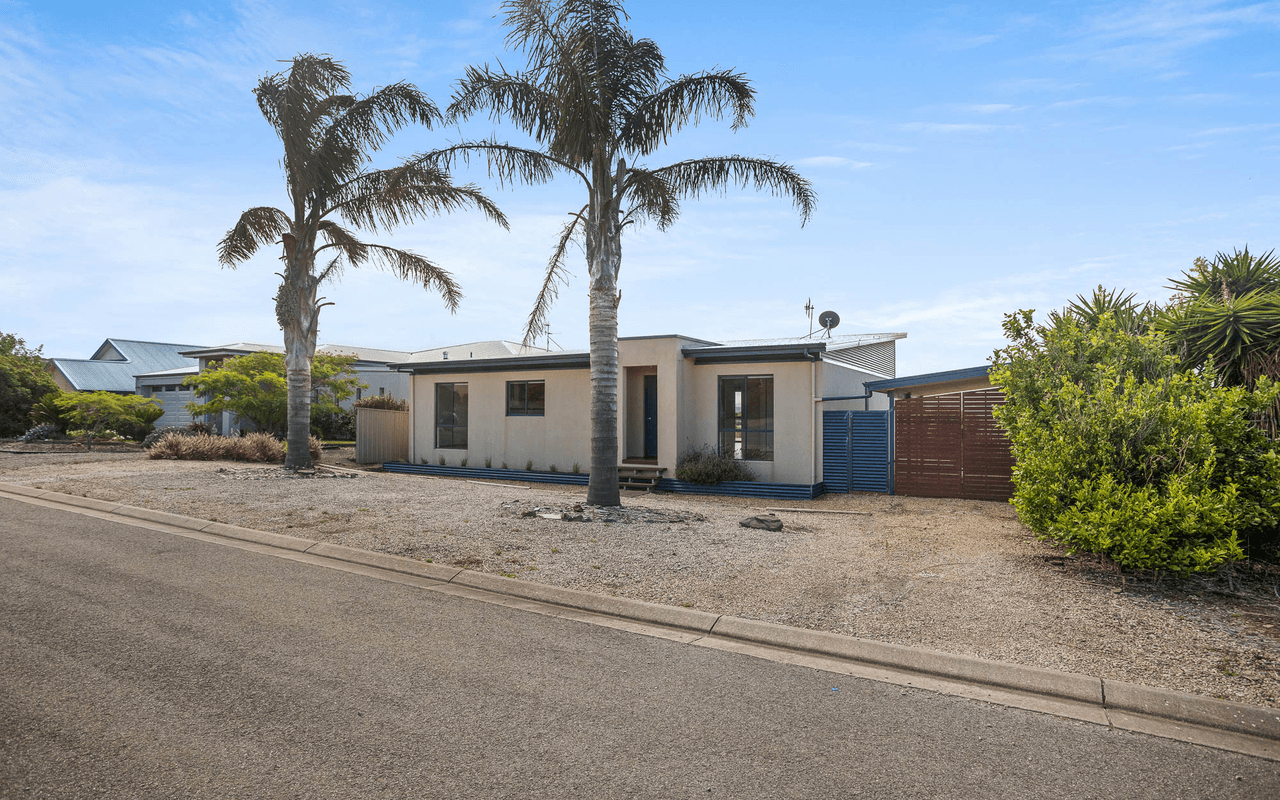 12 Minnamoora Court, ENCOUNTER BAY, SA 5211