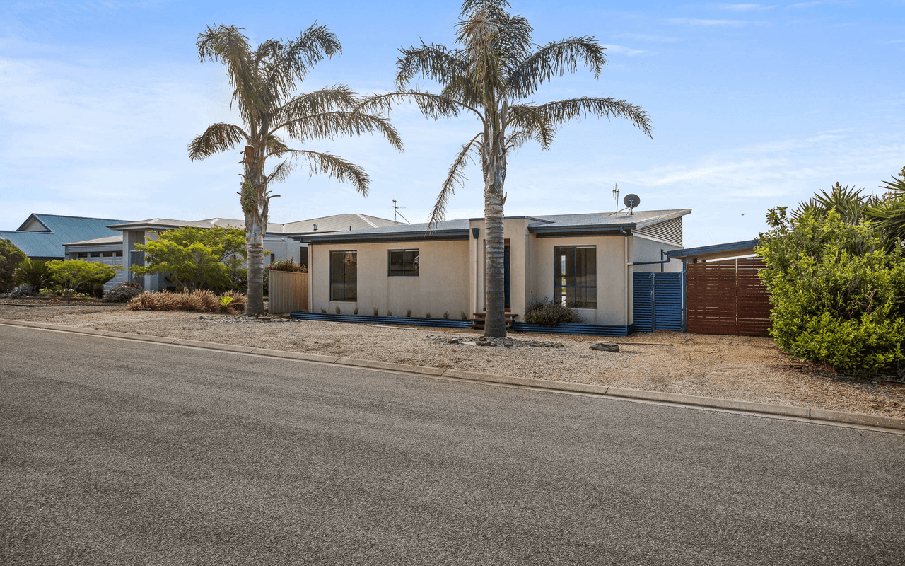 12 Minnamoora Court, ENCOUNTER BAY, SA 5211