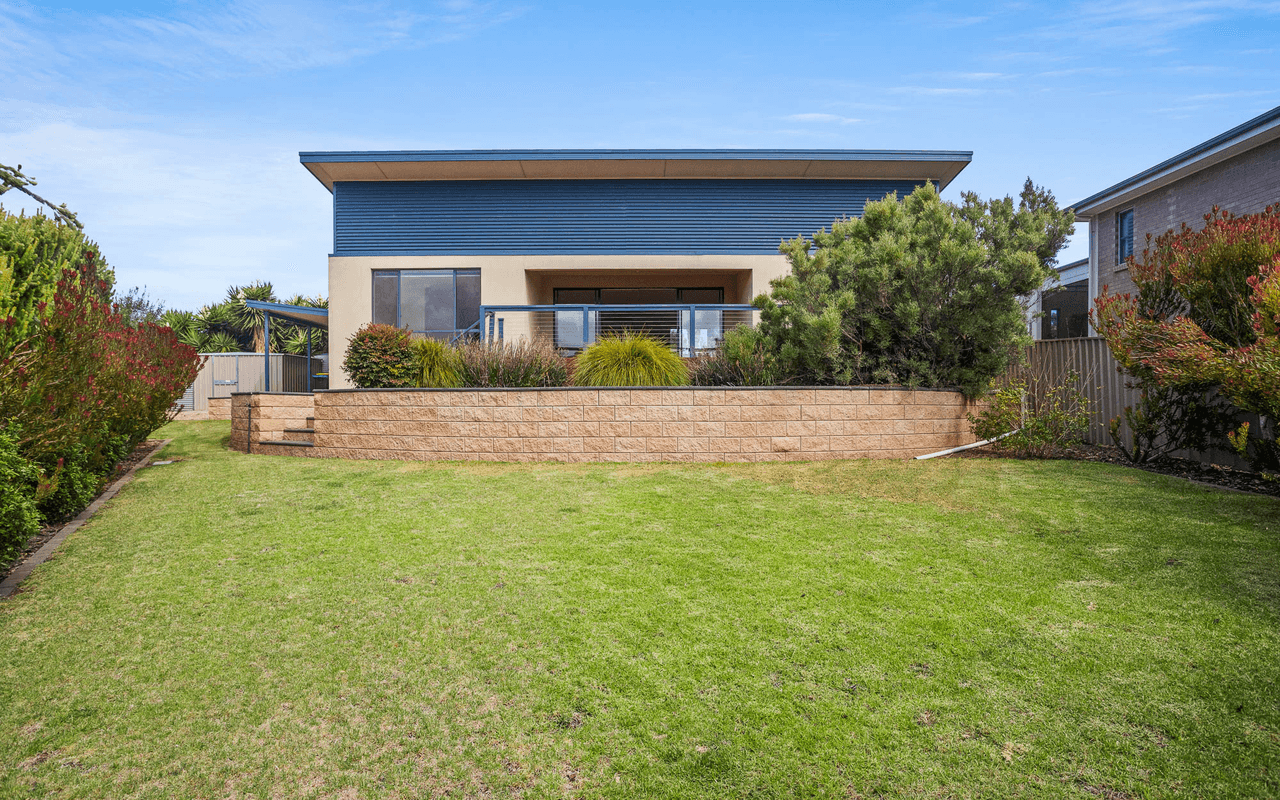 12 Minnamoora Court, ENCOUNTER BAY, SA 5211