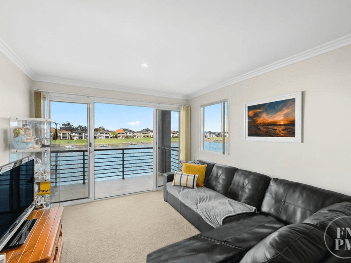 2/1 Harbourside Crescent, PORT MACQUARIE, NSW 2444