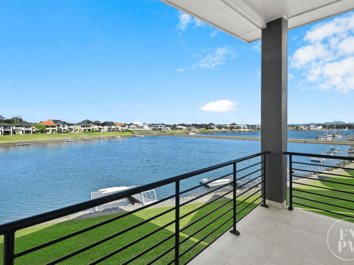 2/1 Harbourside Crescent, PORT MACQUARIE, NSW 2444