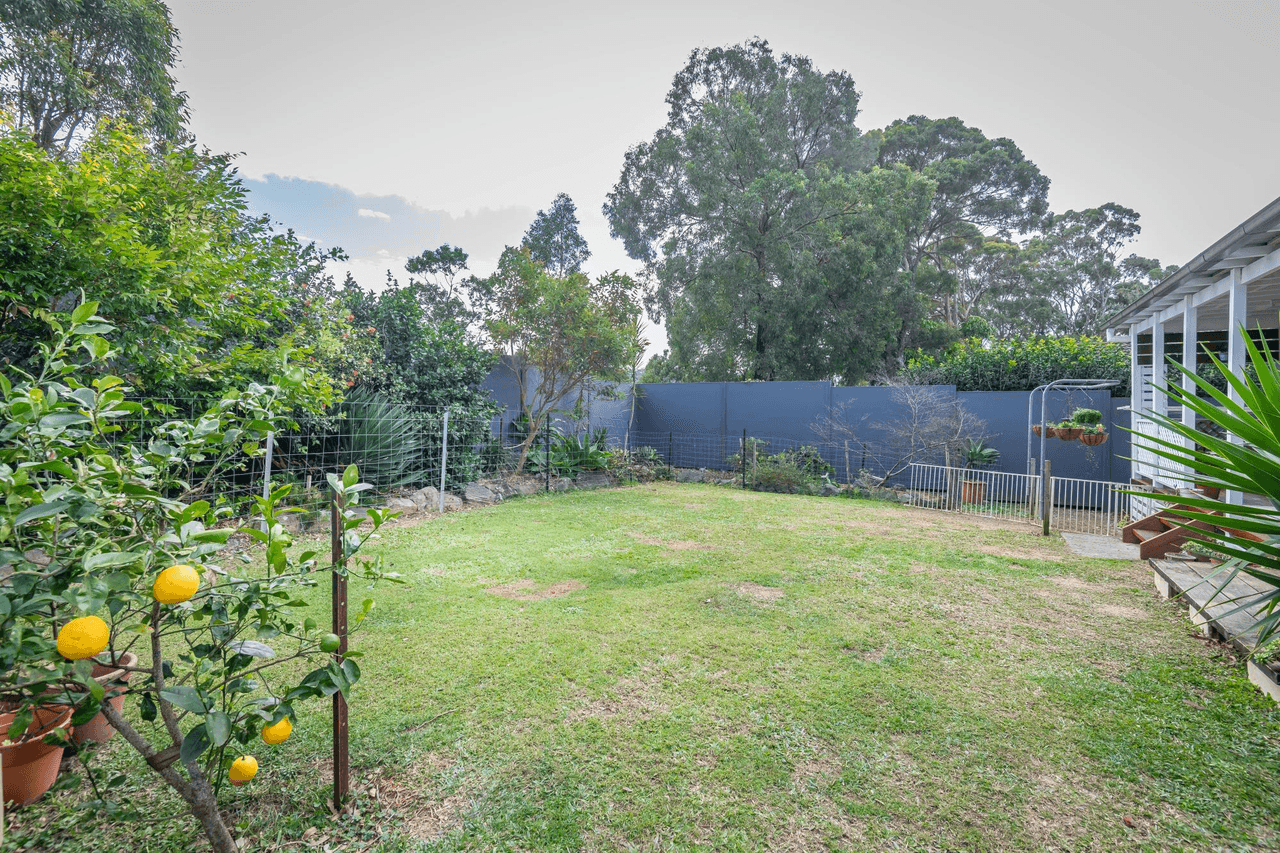 7 Pine Crescent, SANDY BEACH, NSW 2456