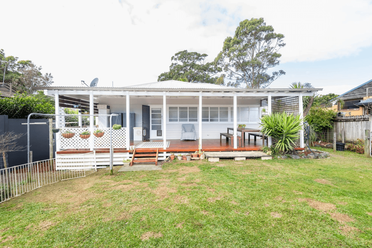 7 Pine Crescent, SANDY BEACH, NSW 2456