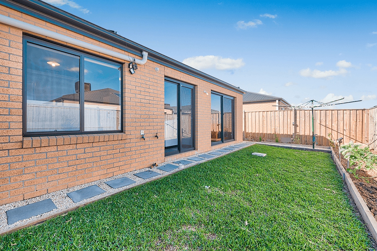 13 Greenglade Way, CRANBOURNE EAST, VIC 3977