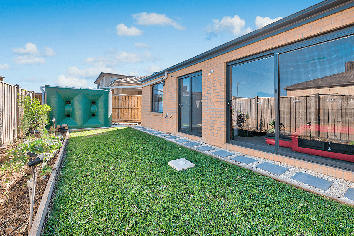 13 Greenglade Way, CRANBOURNE EAST, VIC 3977