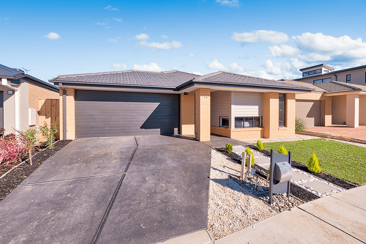 13 Greenglade Way, CRANBOURNE EAST, VIC 3977