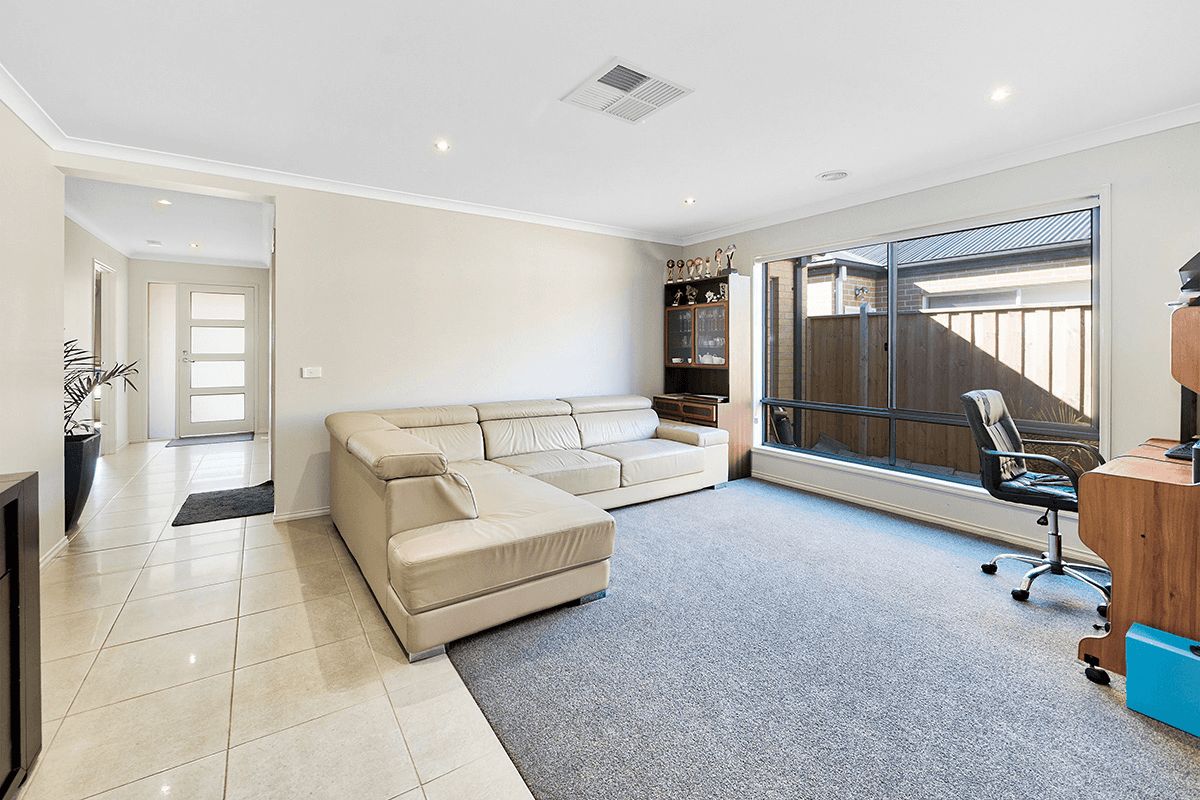 13 Greenglade Way, CRANBOURNE EAST, VIC 3977