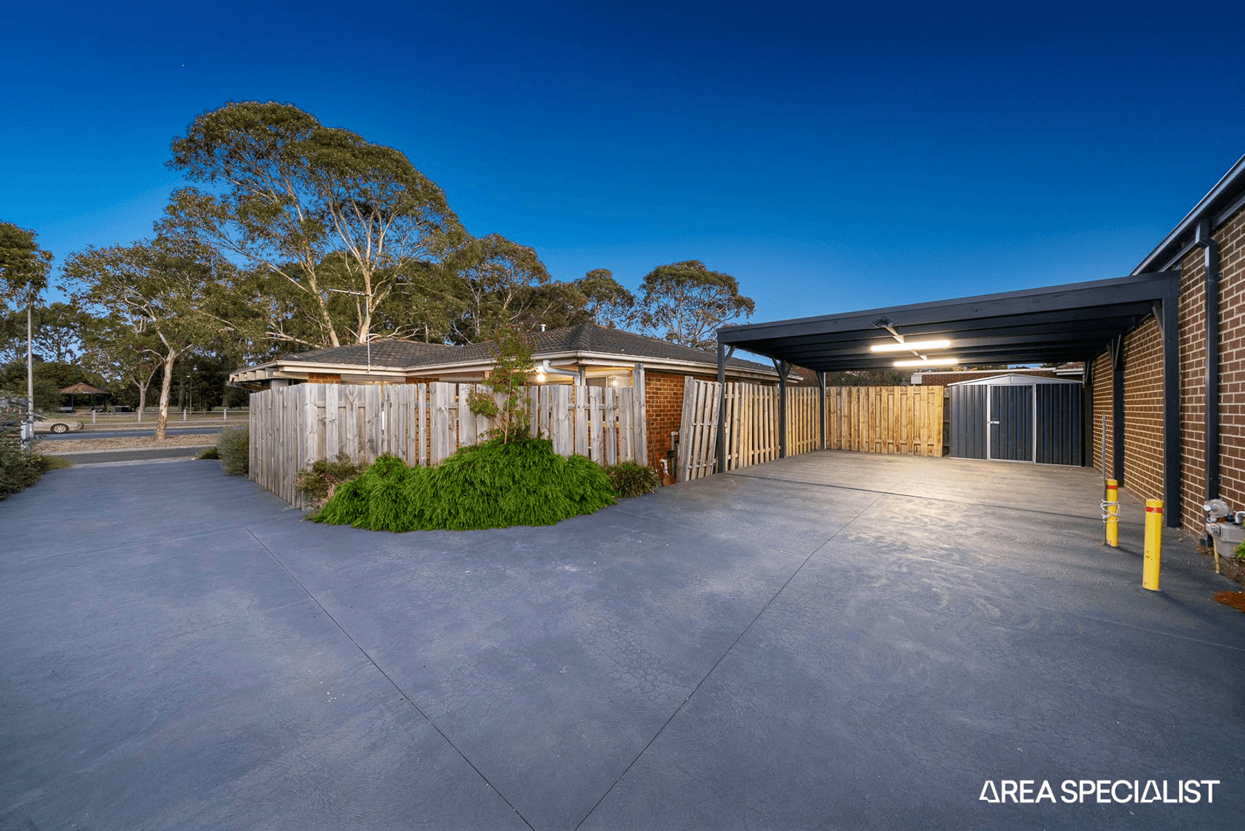 1/143 Monahans Road, Cranbourne West, VIC 3977