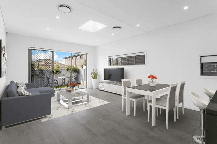 2a Rubina Street, MERRYLANDS, NSW 2160