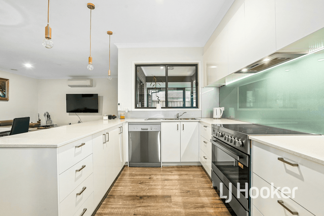 23 Parkgate Drive, CLYDE NORTH, VIC 3978