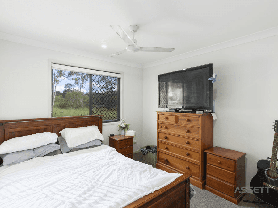 5 Vantage Place, REDBANK PLAINS, QLD 4301