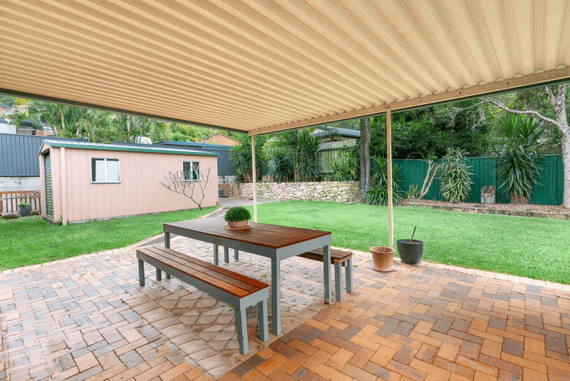 15 Glentrees Grove, CURRUMBIN WATERS, QLD 4223