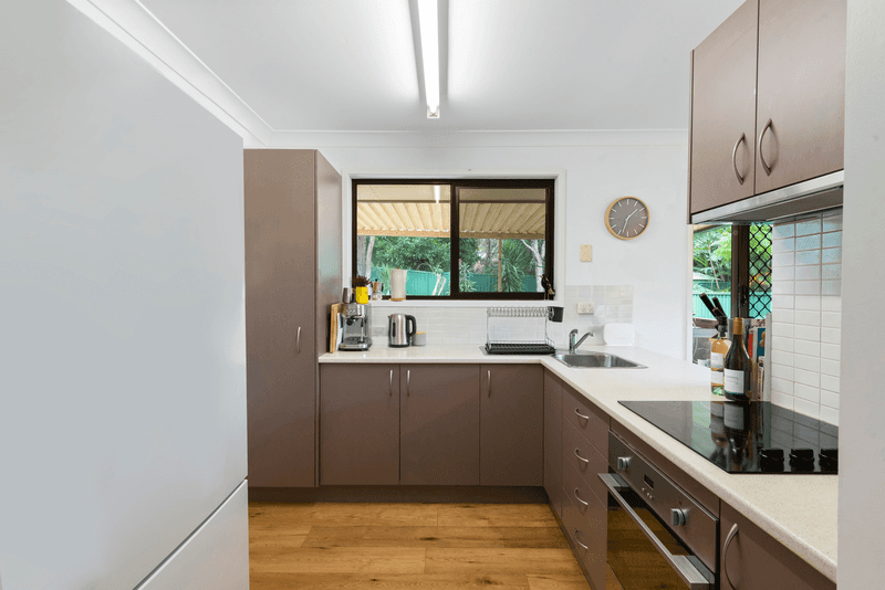 15 Glentrees Grove, CURRUMBIN WATERS, QLD 4223