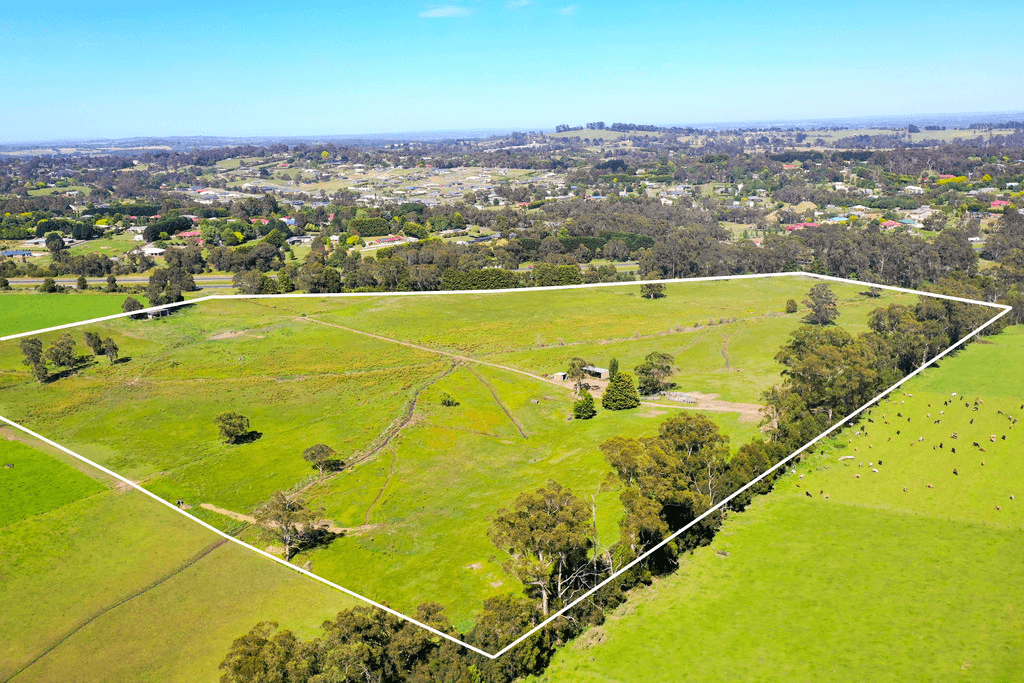 10  Walton Road, DROUIN WEST, VIC 3818