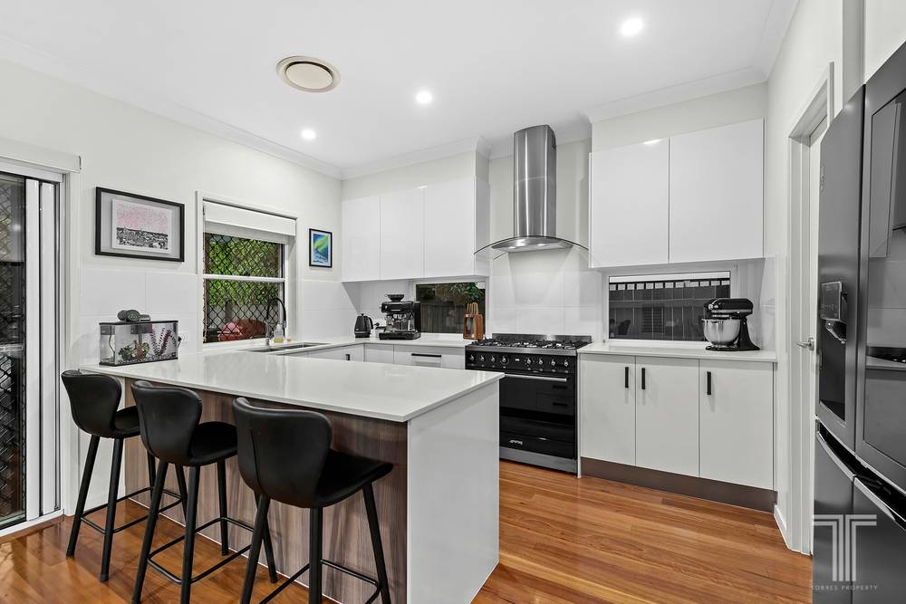 25 Moreton Avenue, Wynnum, QLD 4178