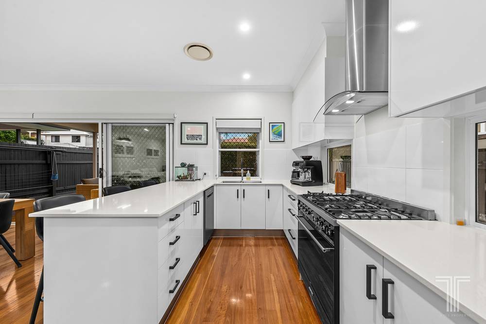 25 Moreton Avenue, Wynnum, QLD 4178