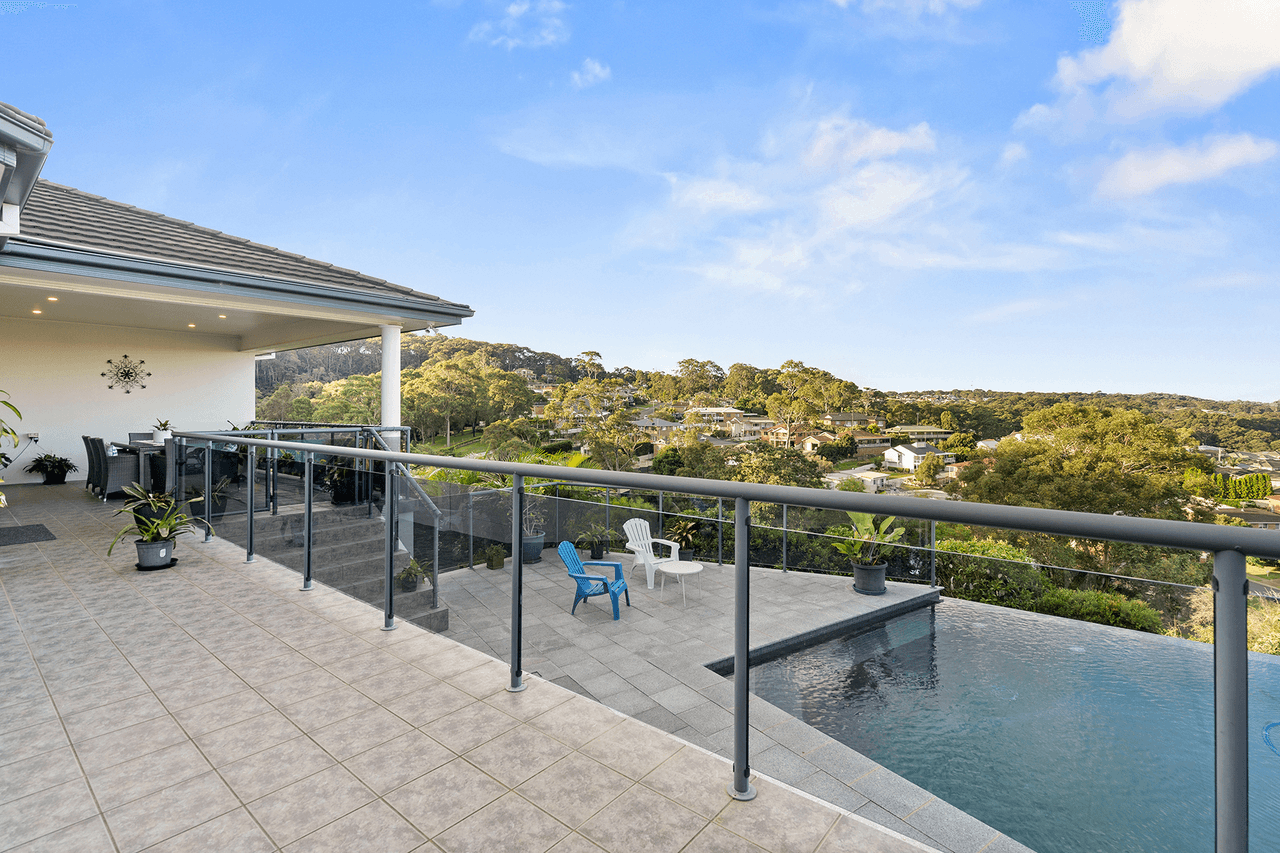 10 Castle Drive, Floraville, NSW 2280