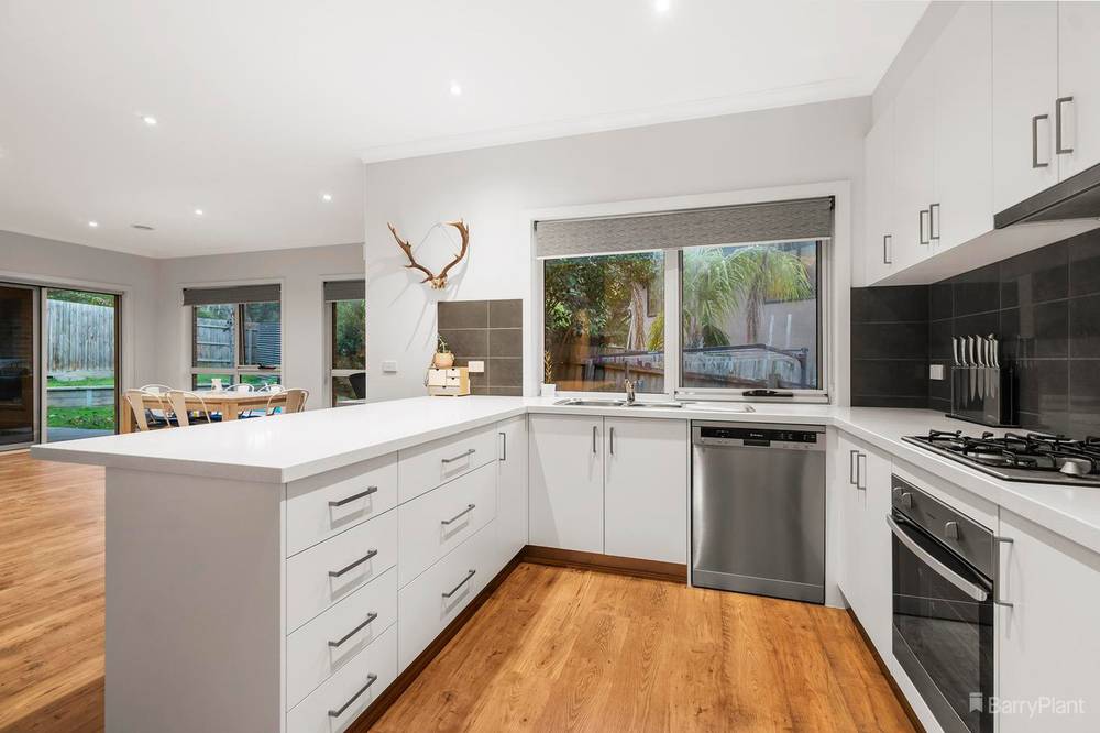 13A Roymar Court, WONGA PARK, VIC 3115