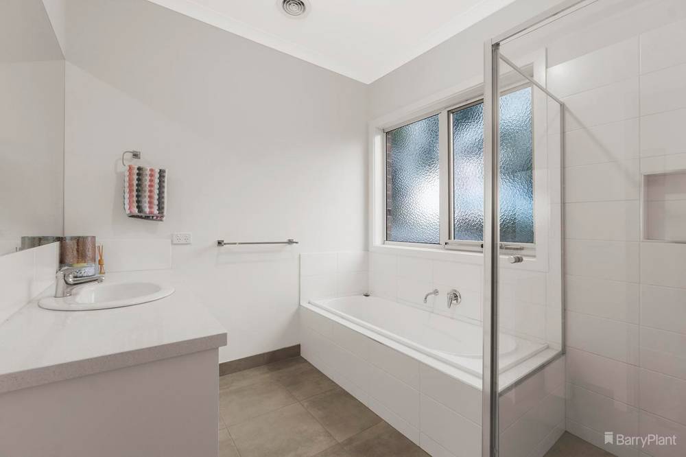 13A Roymar Court, WONGA PARK, VIC 3115