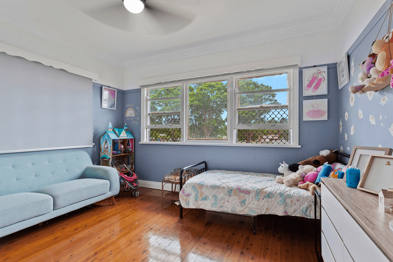 230 Bridge Street, NEWTOWN, QLD 4350