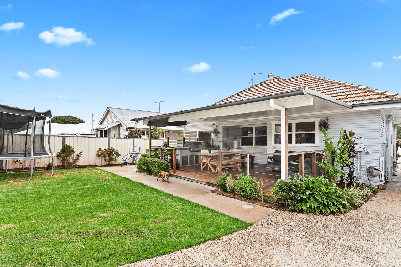 230 Bridge Street, NEWTOWN, QLD 4350