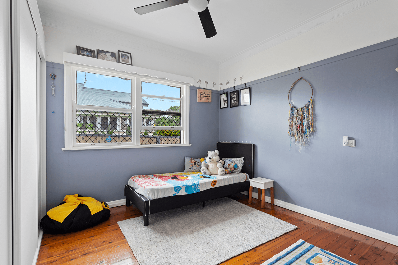 230 Bridge Street, NEWTOWN, QLD 4350