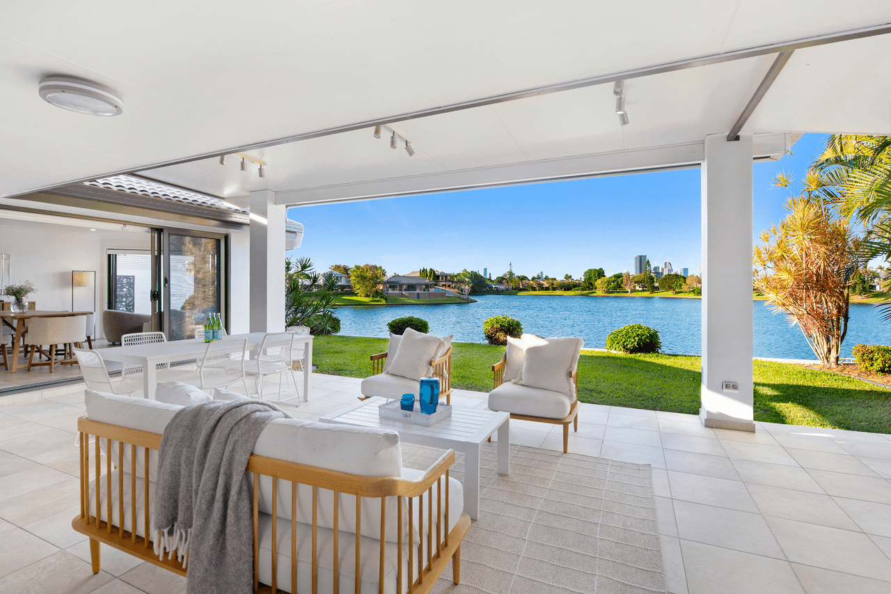 38 Wild Duck Drive, MERMAID WATERS, QLD 4218