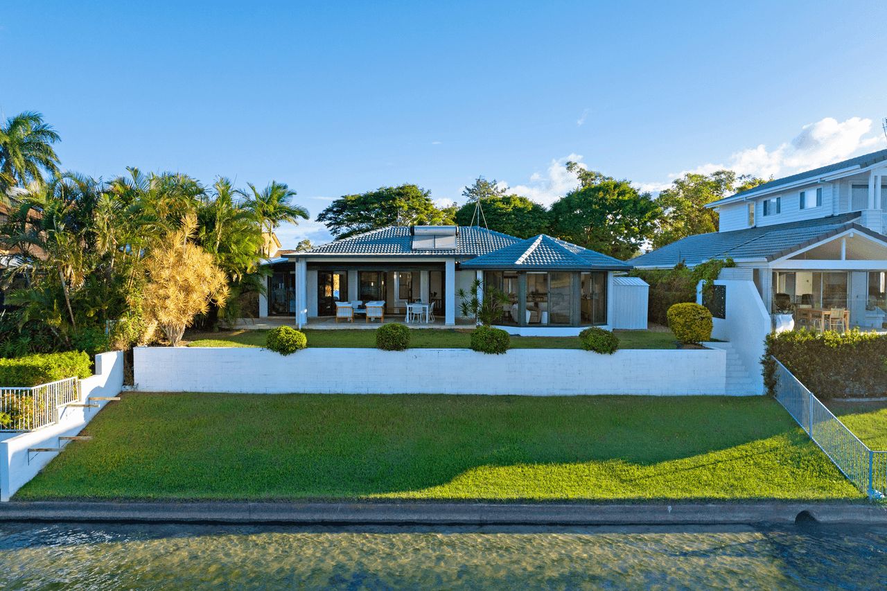 38 Wild Duck Drive, MERMAID WATERS, QLD 4218