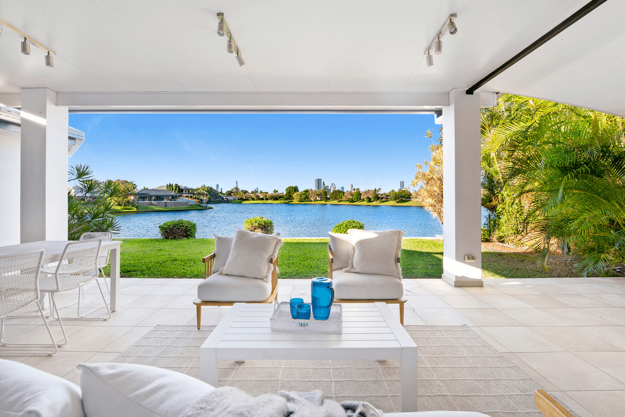 38 Wild Duck Drive, MERMAID WATERS, QLD 4218