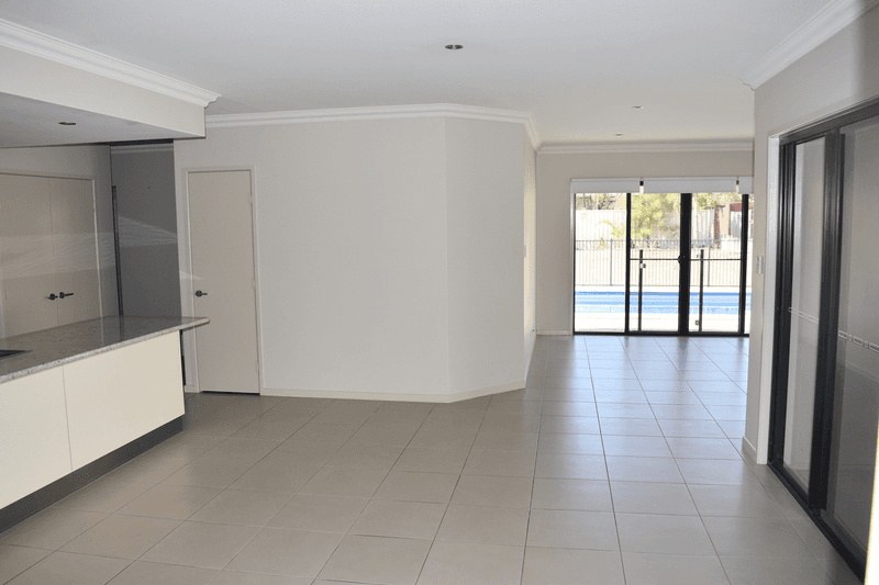 41 Newman Drive, EMERALD, QLD 4720