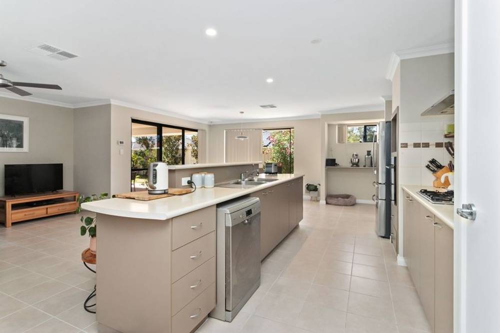 4 Archimedes Crescent, TAPPING, WA 6065