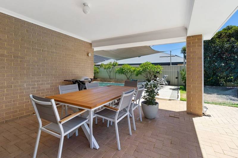 4 Archimedes Crescent, TAPPING, WA 6065