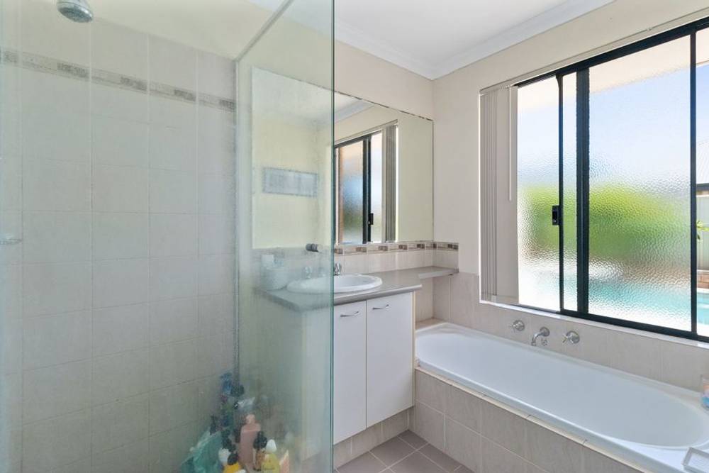 4 Archimedes Crescent, TAPPING, WA 6065