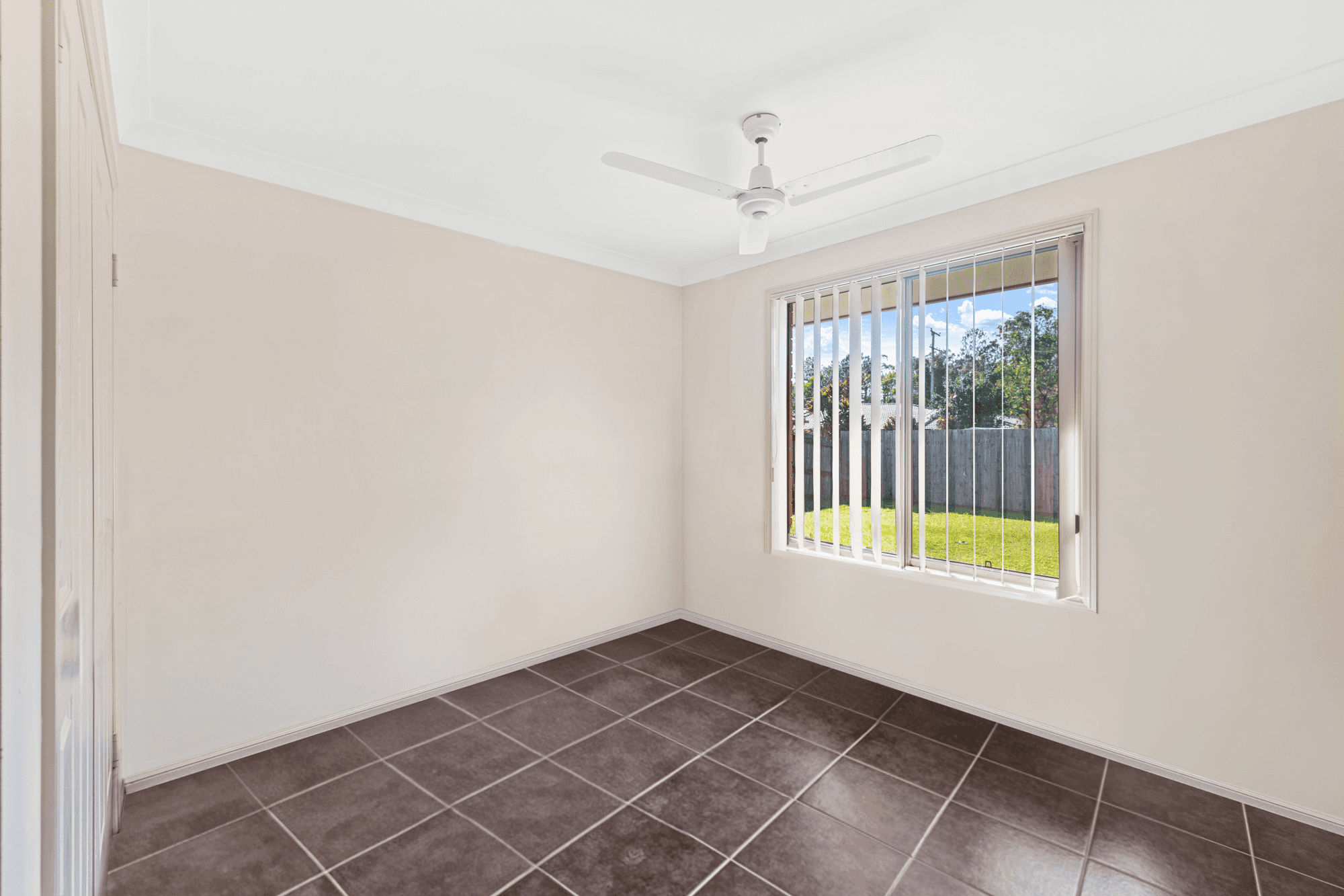 9 Edwin Drive, LANDSBOROUGH, QLD 4550