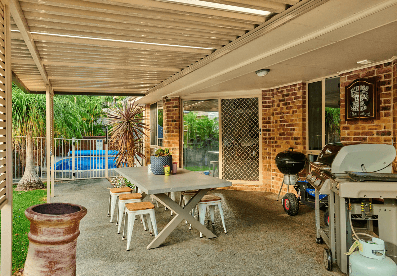 17 John Hall Drive, TAREE, NSW 2430