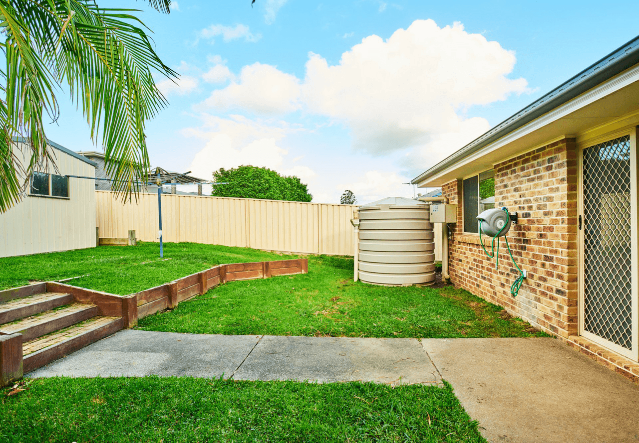 17 John Hall Drive, TAREE, NSW 2430