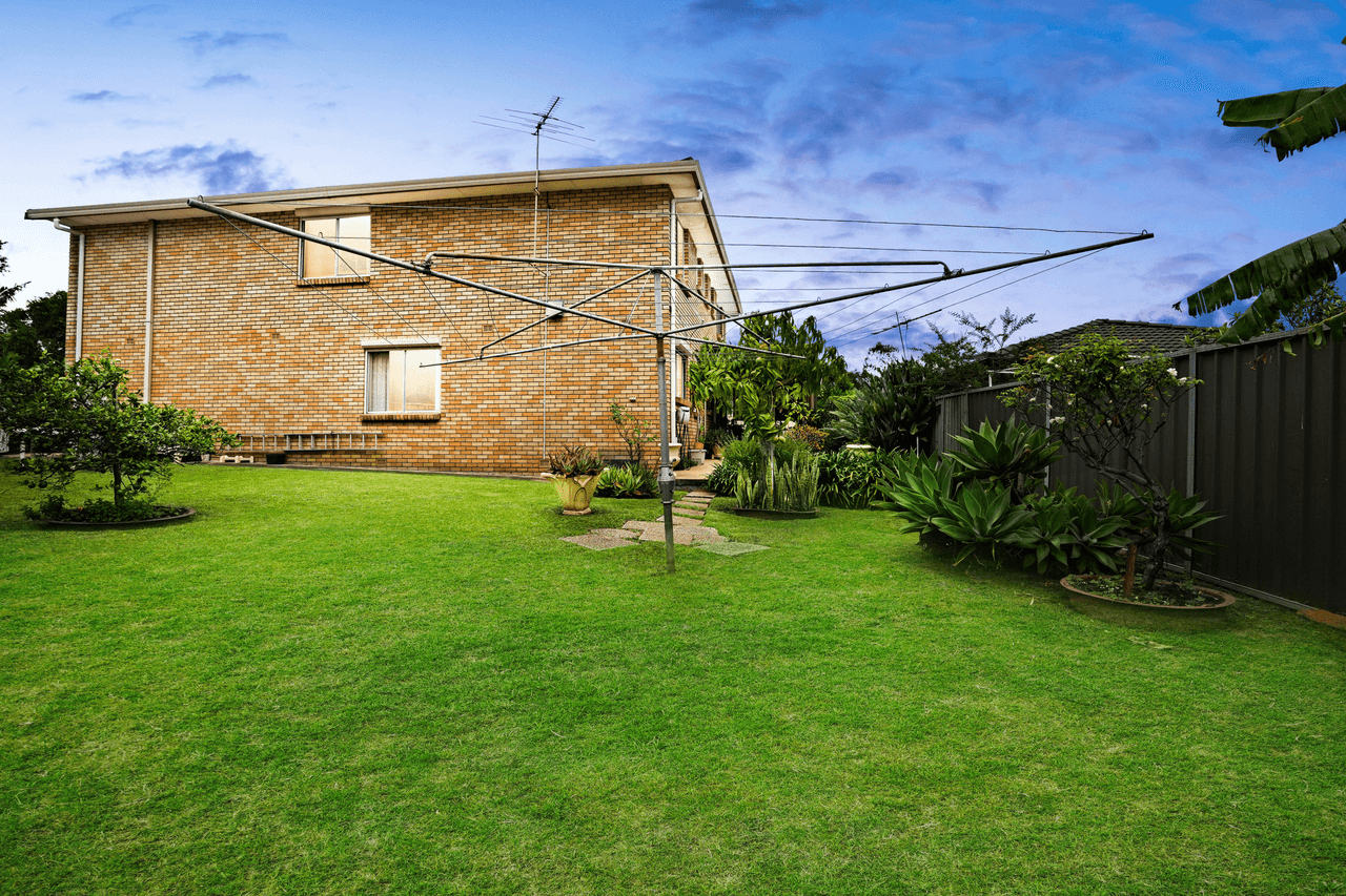 4 Cobar Close, WAKELEY, NSW 2176