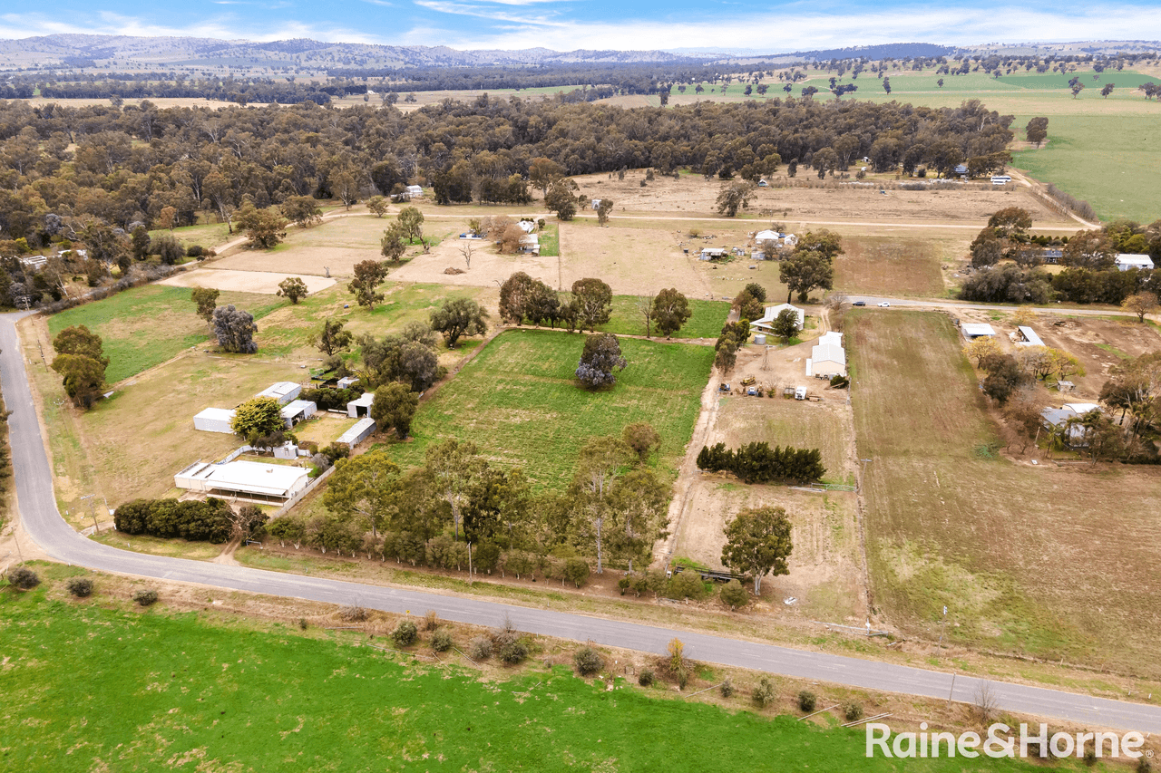 13 Graham Avenue, GUMLY GUMLY, NSW 2652