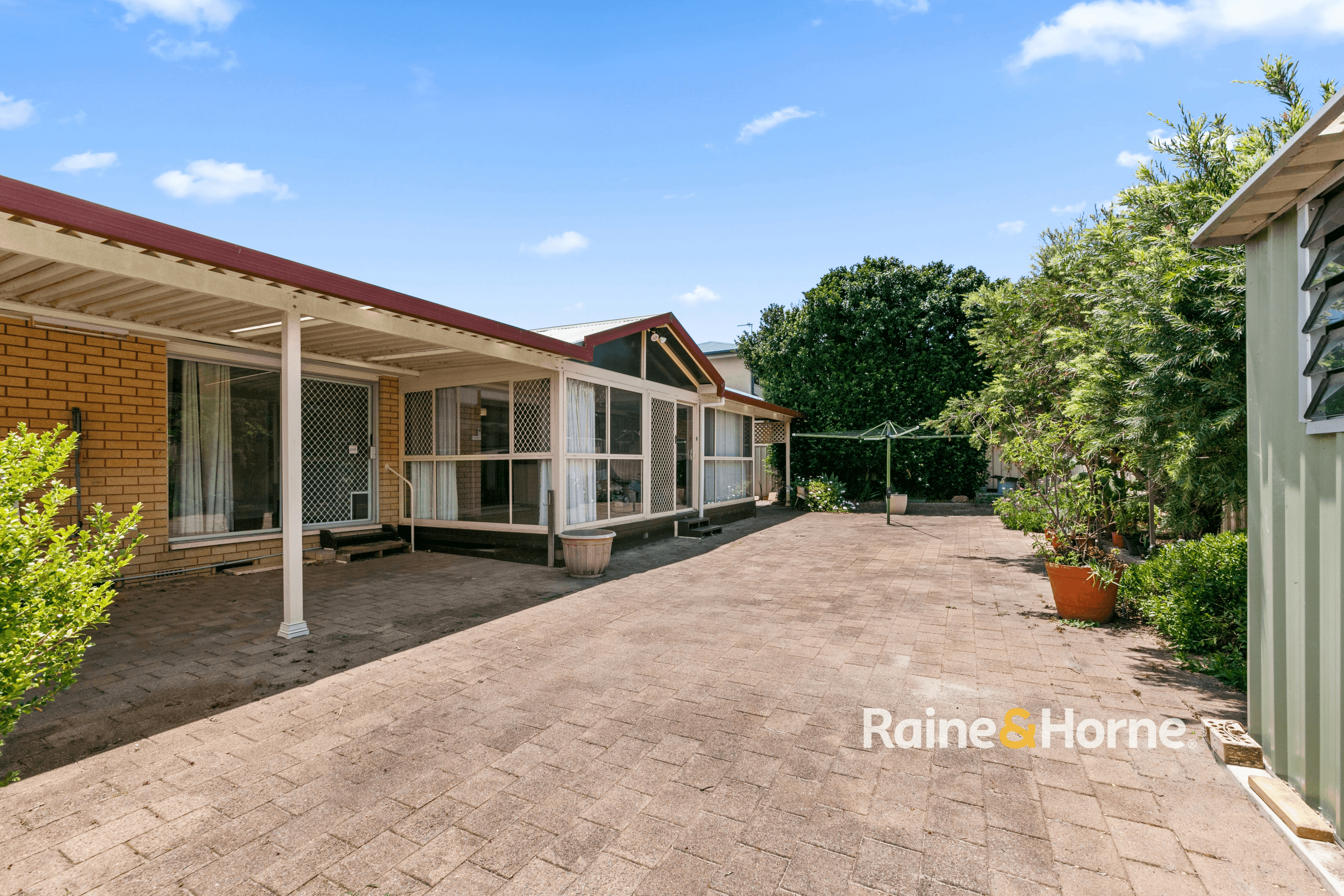 5 Robin Crescent, WOY WOY, NSW 2256