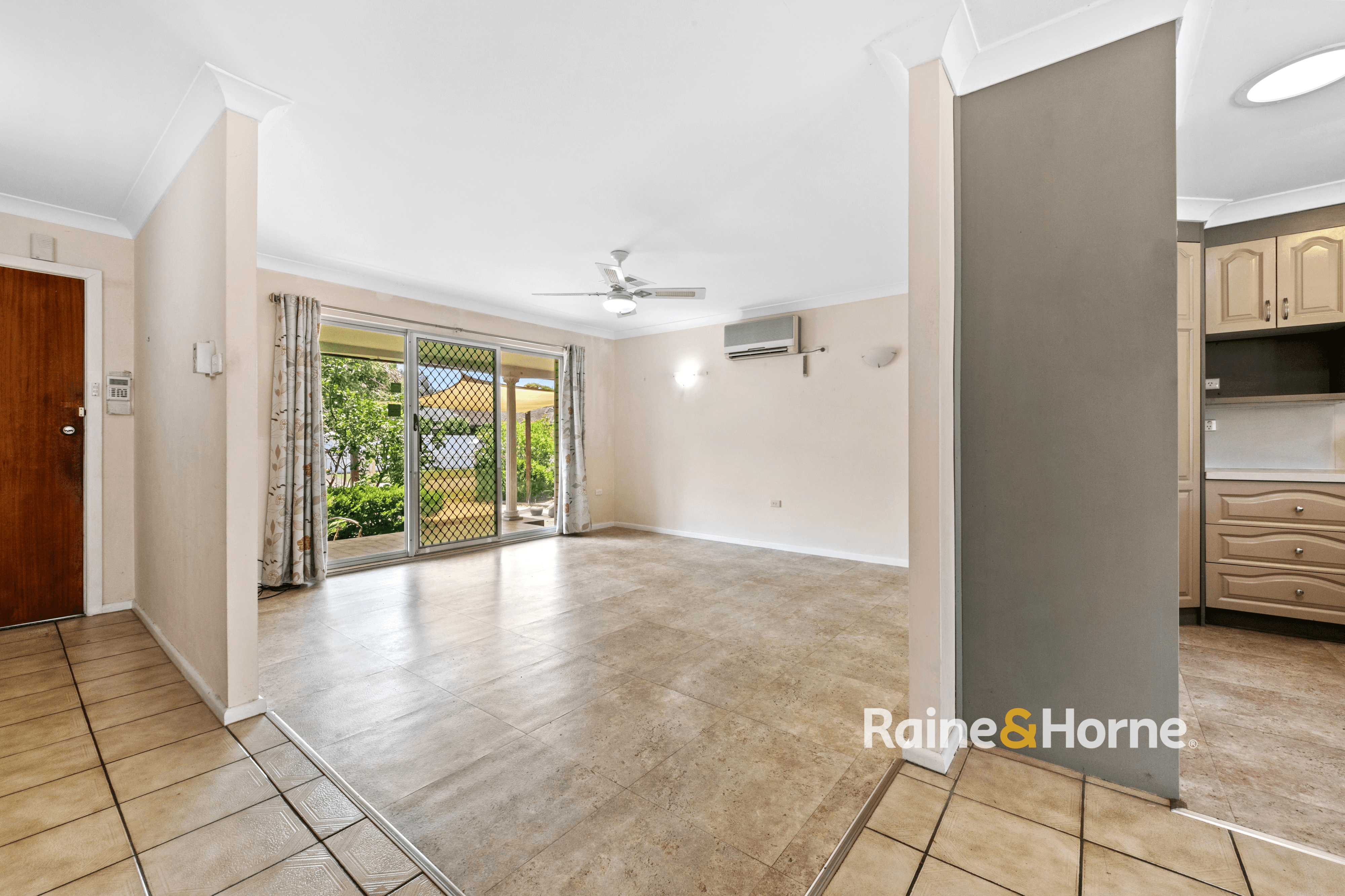 5 Robin Crescent, WOY WOY, NSW 2256