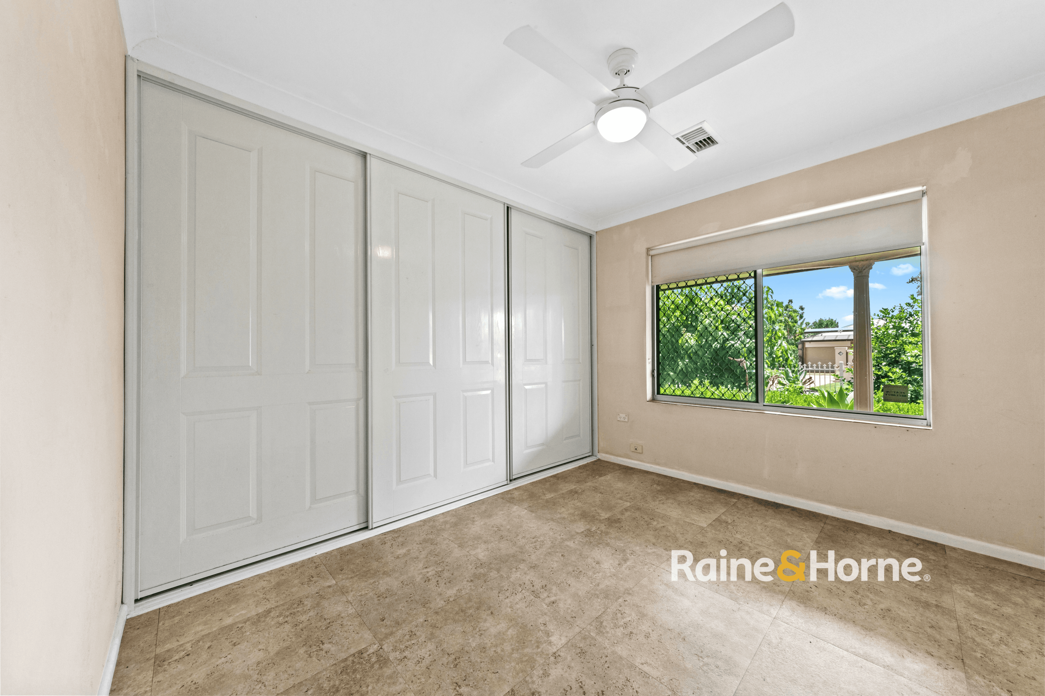 5 Robin Crescent, WOY WOY, NSW 2256