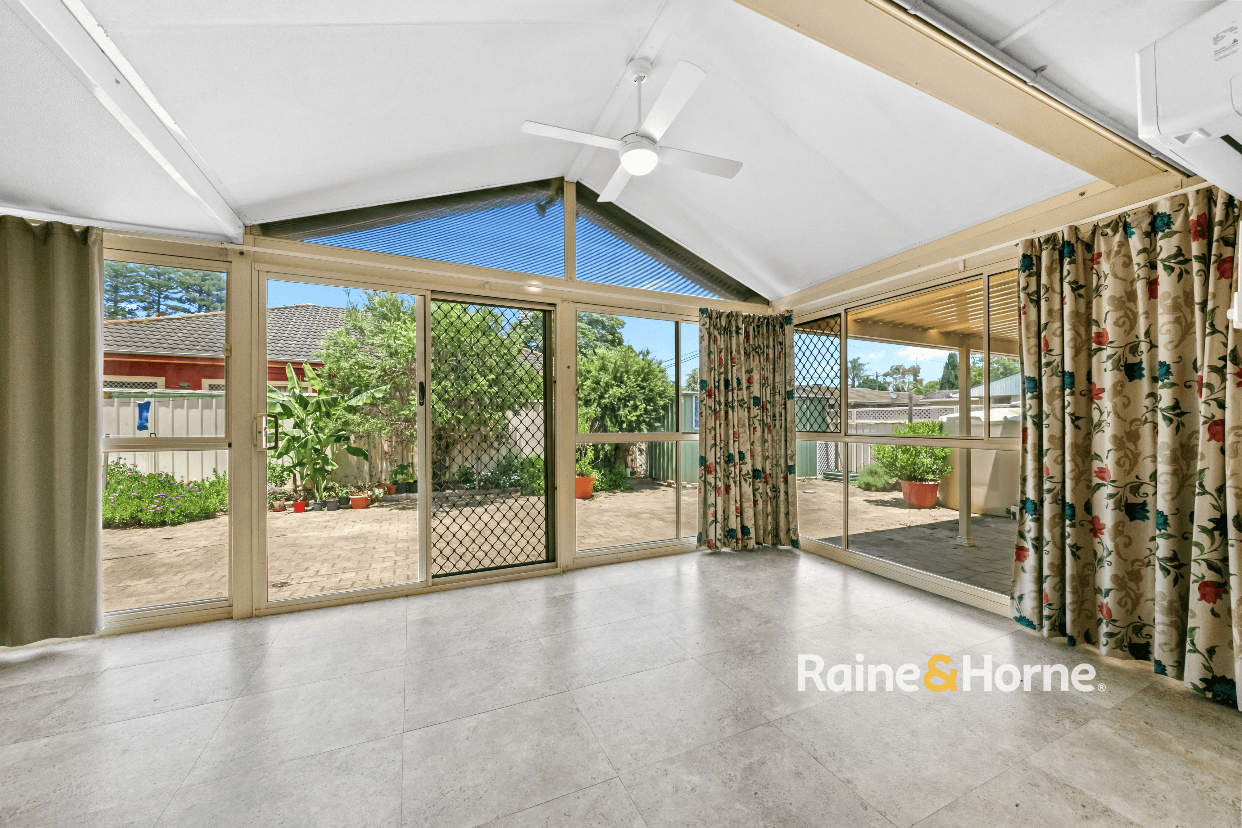 5 Robin Crescent, WOY WOY, NSW 2256