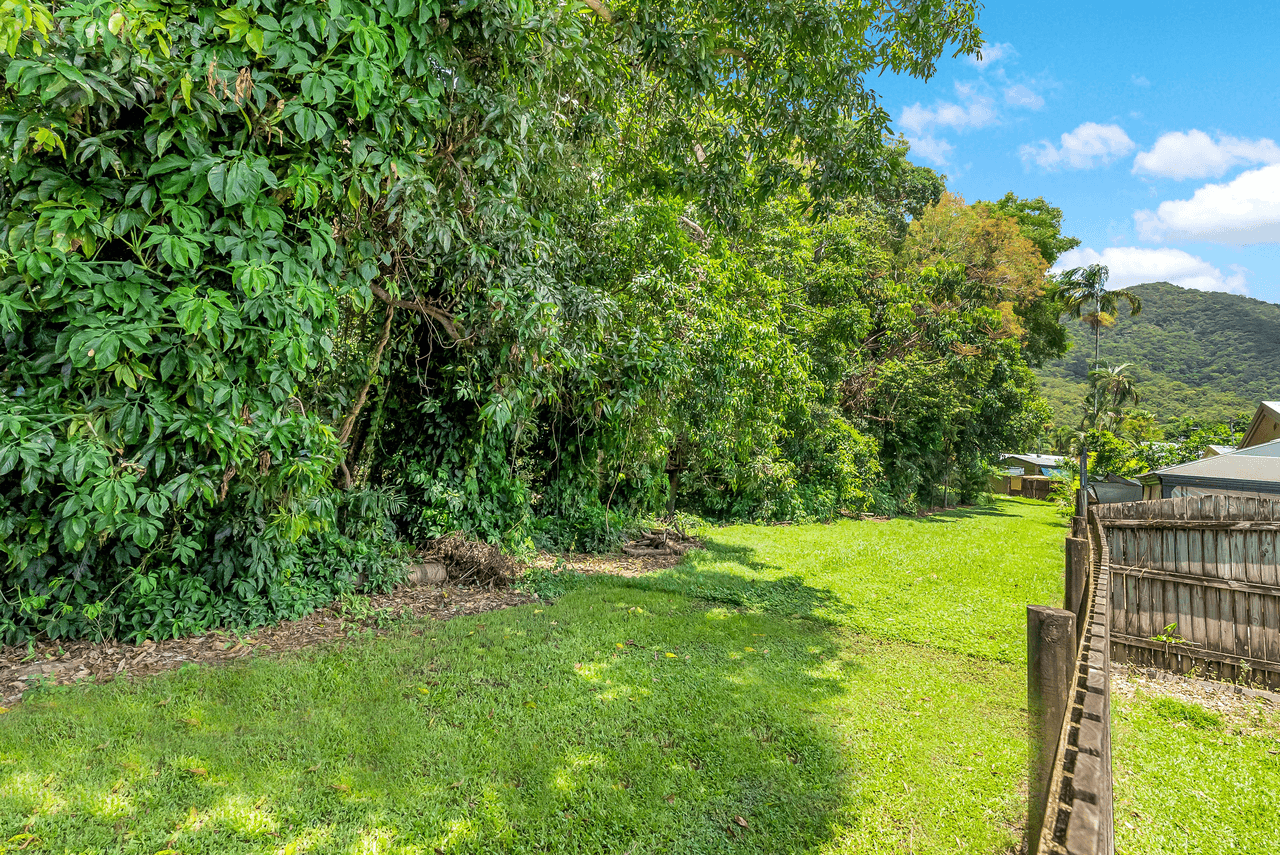 13 Speculation Street, SMITHFIELD, QLD 4878