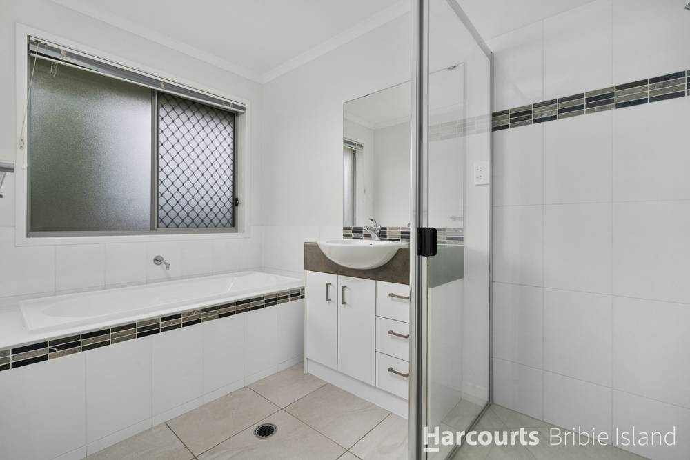 2-4 Broadleaf Place, NINGI, QLD 4511