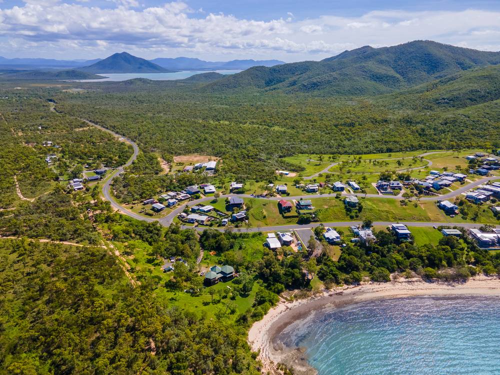 8 Gloucester Avenue, HIDEAWAY BAY, QLD 4800