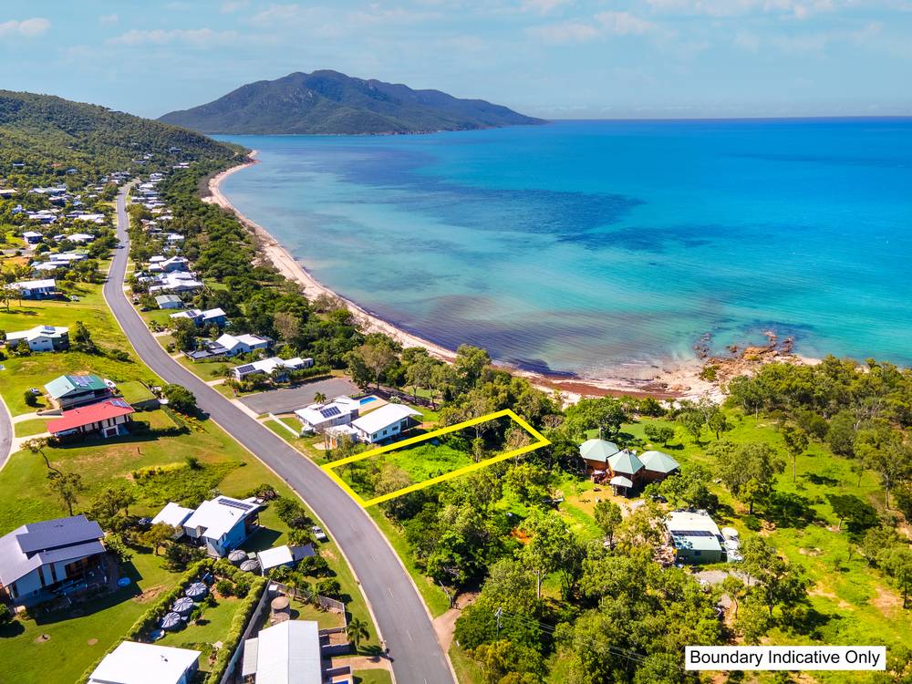 8 Gloucester Avenue, HIDEAWAY BAY, QLD 4800