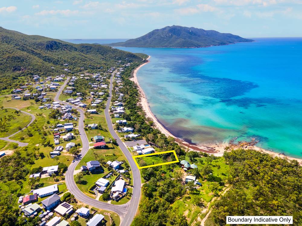 8 Gloucester Avenue, HIDEAWAY BAY, QLD 4800